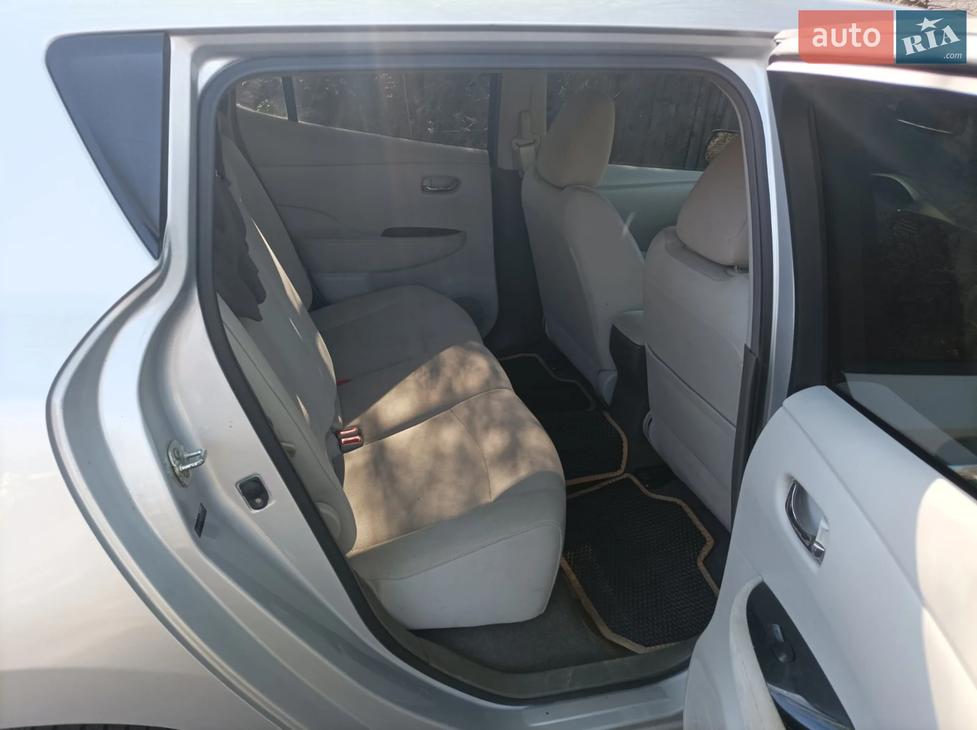 2011 Nissan Leaf - мініатюра 8