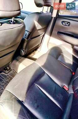 Хэтчбек Nissan Leaf 2014 в 