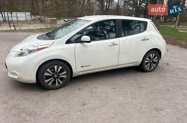 Хэтчбек Nissan Leaf 2014 в 