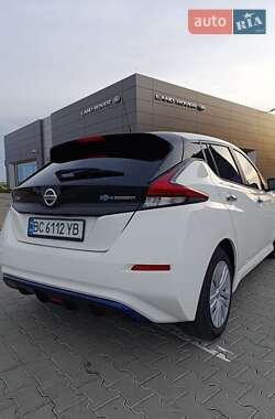 Хэтчбек Nissan Leaf 2021 в 