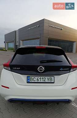 Хэтчбек Nissan Leaf 2021 в 