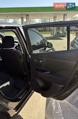 Хетчбек Nissan Leaf 2015 в 