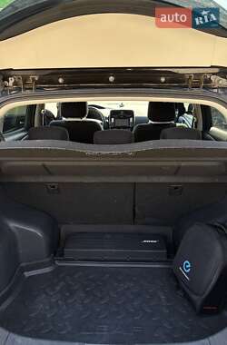 Хетчбек Nissan Leaf 2015 в 