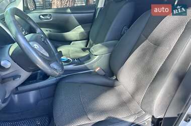 Хетчбек Nissan Leaf 2014 в 