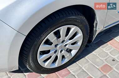 Хетчбек Nissan Leaf 2014 в 