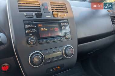 Хетчбек Nissan Leaf 2013 в 