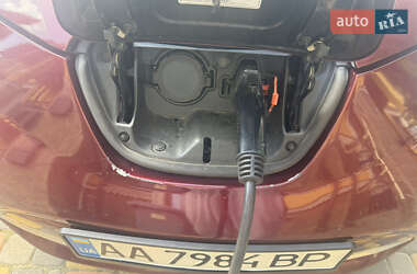 Хэтчбек Nissan Leaf 2017 в 