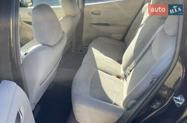 Хэтчбек Nissan Leaf 2012 в 