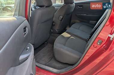 Хэтчбек Nissan Leaf 2014 в 