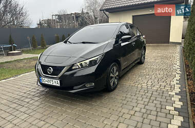 Хэтчбек Nissan Leaf 2018 в 