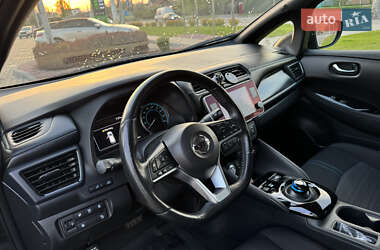 Хетчбек Nissan Leaf 2020 в 