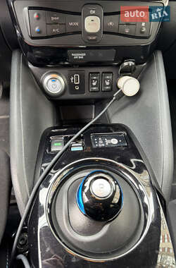 Хэтчбек Nissan Leaf 2019 в 