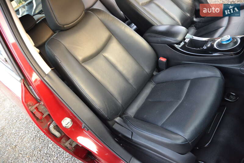 Хетчбек Nissan Leaf 2014 в Луцьку