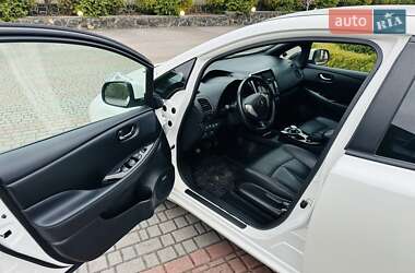 Хэтчбек Nissan Leaf 2014 в 