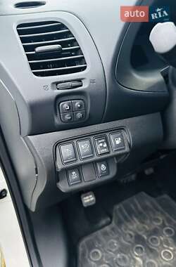 Хэтчбек Nissan Leaf 2014 в 