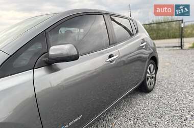 Хэтчбек Nissan Leaf 2015 в 