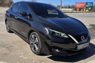 Хэтчбек Nissan Leaf 2018 в 