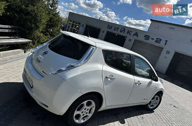 Хэтчбек Nissan Leaf 2016 в 