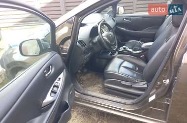 Хэтчбек Nissan Leaf 2015 в 