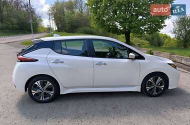 Хэтчбек Nissan Leaf 2021 в 