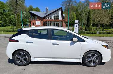 Хэтчбек Nissan Leaf 2021 в 