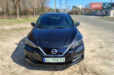 Хэтчбек Nissan Leaf 2018 в 