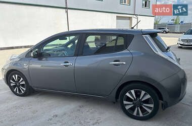 Хетчбек Nissan Leaf 2014 в 