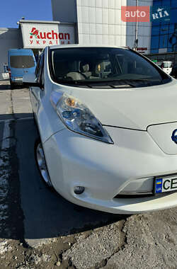 Хэтчбек Nissan Leaf 2012 в 