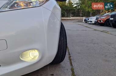 Хэтчбек Nissan Leaf 2016 в 