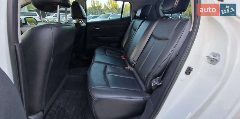 Хэтчбек Nissan Leaf 2016 в Днепре