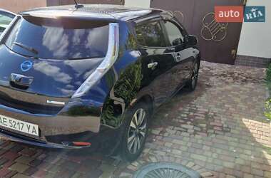 Хэтчбек Nissan Leaf 2016 в 