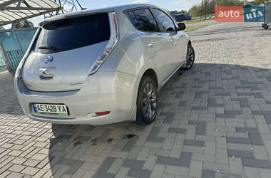 Хэтчбек Nissan Leaf 2016 в 