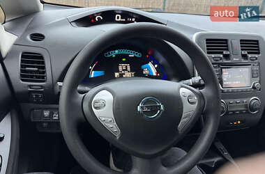 Хэтчбек Nissan Leaf 2016 в 