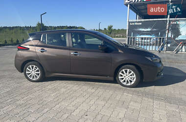 Хэтчбек Nissan Leaf 2021 в 