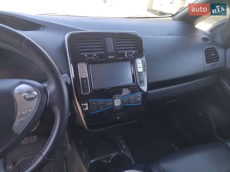 Хетчбек Nissan Leaf 2015 в Луцьку