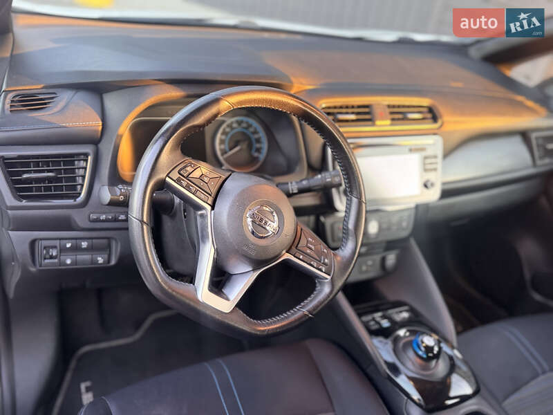 Хетчбек Nissan Leaf 2019 в Кропивницькому