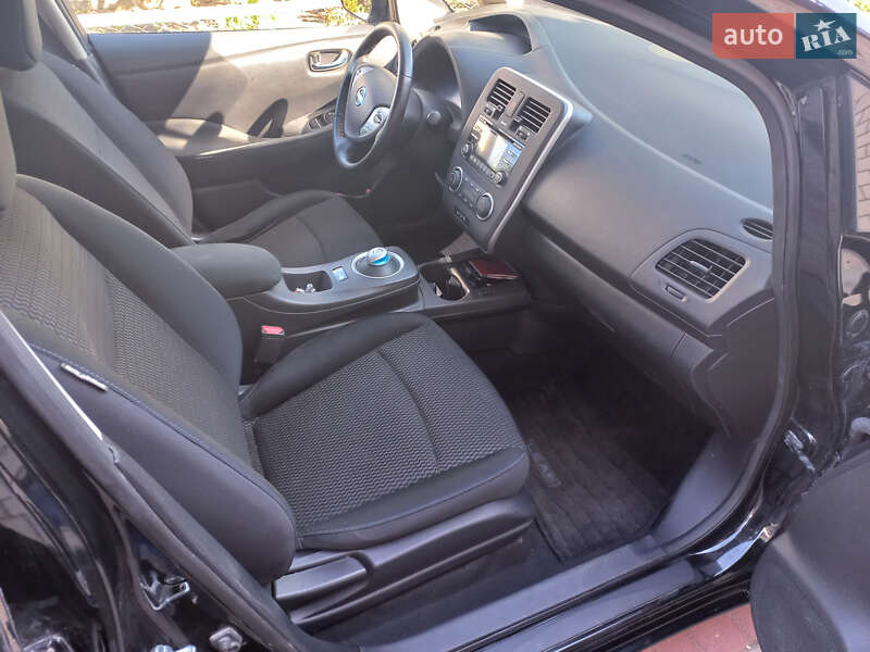 Хэтчбек Nissan Leaf 2015 в Летичеве