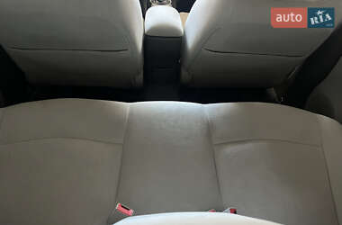 Хэтчбек Nissan Leaf 2012 в 