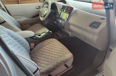Хетчбек Nissan Leaf 2011 в 