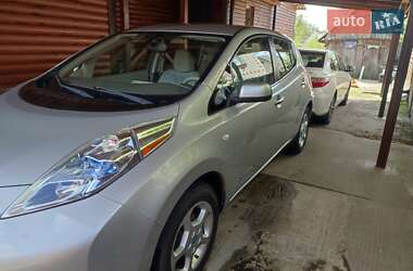 Хетчбек Nissan Leaf 2011 в 