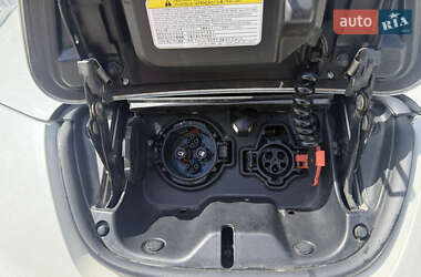 Хетчбек Nissan Leaf 2015 в 