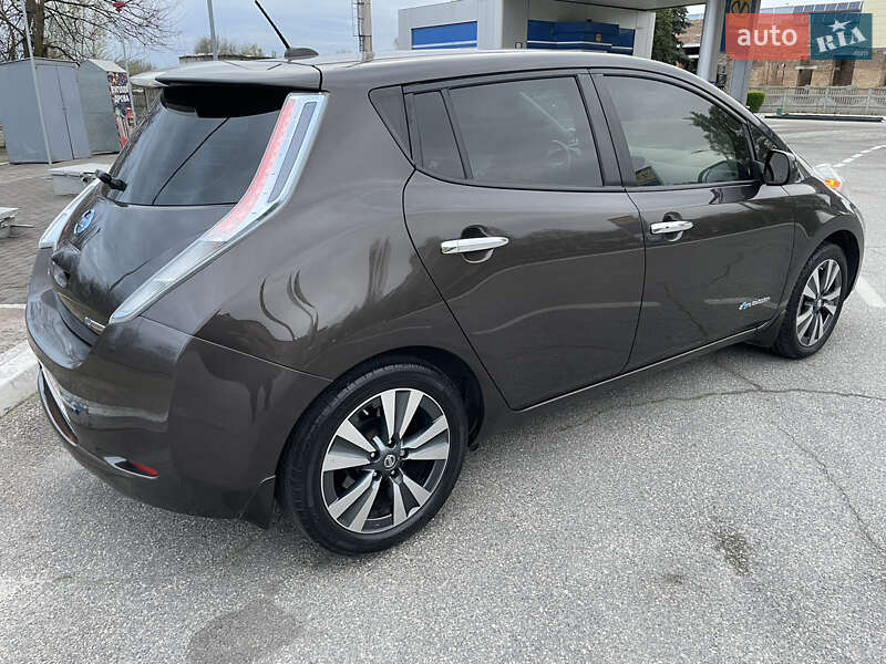 Хетчбек Nissan Leaf 2016 в Запоріжжі