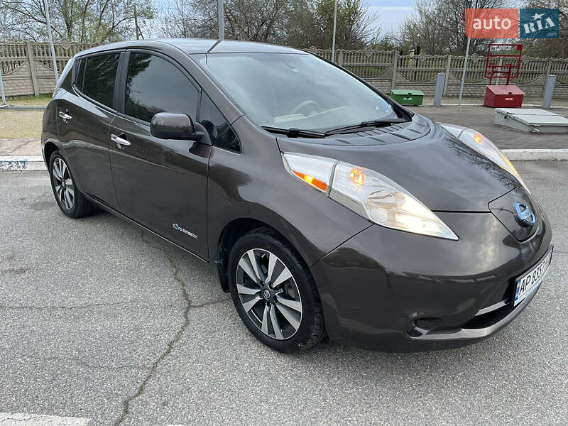Хетчбек Nissan Leaf 2016 в Запоріжжі
