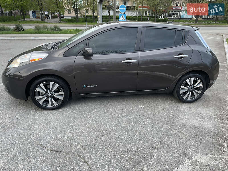 Хетчбек Nissan Leaf 2016 в Запоріжжі