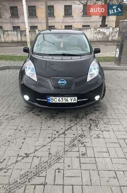 Хетчбек Nissan Leaf 2012 в Кам'янському