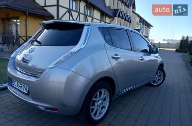 Хэтчбек Nissan Leaf 2014 в 