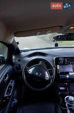 Хэтчбек Nissan Leaf 2014 в 