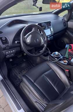 Хэтчбек Nissan Leaf 2014 в 