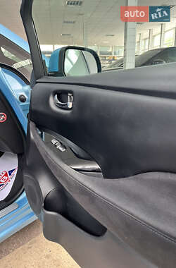 Хэтчбек Nissan Leaf 2015 в 