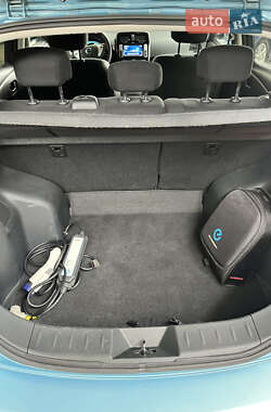 Хэтчбек Nissan Leaf 2015 в 